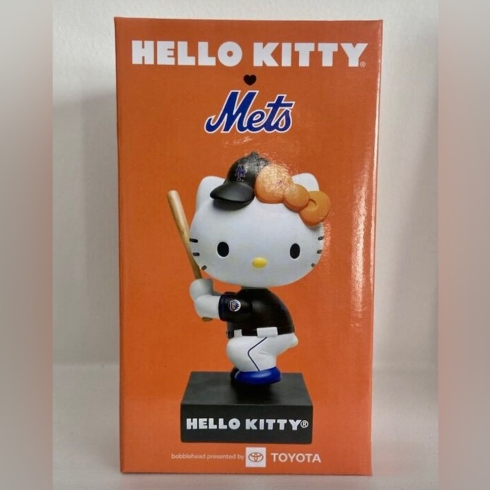 NIB Official New York Mets Hello Kitty Bobblehead